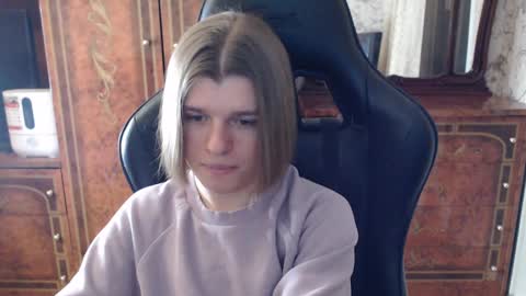 Snapshot of maxplay18 chatting on February 19, 6:54 pm Max online show from February 19, 6:54 pm