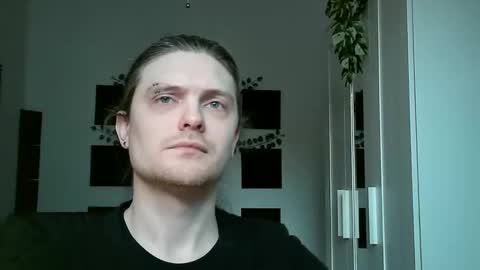 Snapshot of maxs_93 chatting on February 8, 1:25 pm maxs_93 online show from February 8, 1:25 pm