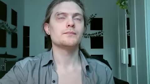 Snapshot of maxs_93 chatting on March 29, 12:49 pm maxs_93 online show from March 29, 12:49 pm