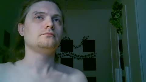 Snapshot of maxs_93 chatting on June 16, 6:10 pm maxs_93 online show from June 16, 6:10 pm