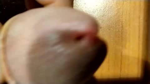 Max online show from October 24, 5:09 pm