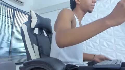maxvibe420 online show from September 17, 1:24 pm
