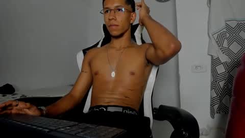 maxvibe420 online show from October 8, 8:28 pm