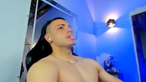 MAX online show from June 13, 11:24 pm
