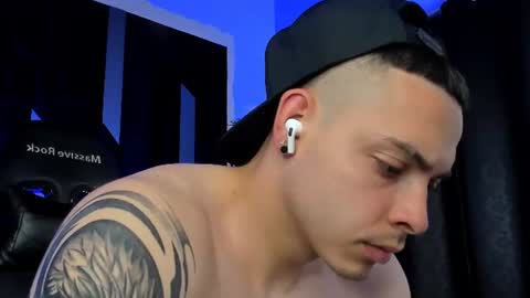 MAX online show from July 28, 8:34 pm