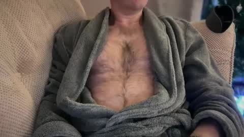 Snapshot of maxwellj1234 chatting on December 20, 6:40 am maxwellj1234 online show from December 20, 6:40 am