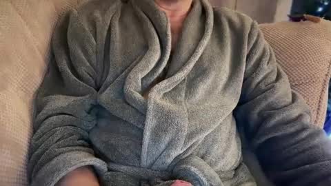 Snapshot of maxwellj1234 chatting on December 22, 10:25 pm maxwellj1234 online show from December 22, 10:25 pm