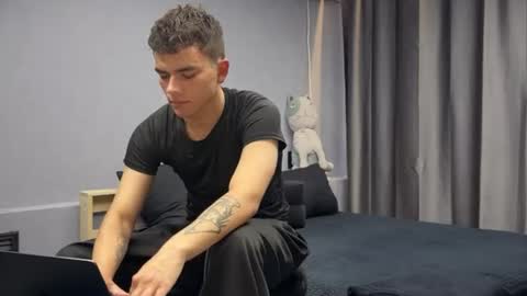 Snapshot of maxwoolf chatting on July 6, 3:03 pm Max online show from July 6, 3:03 pm