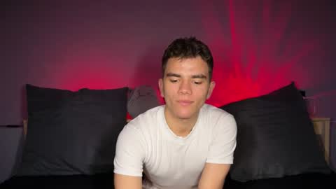 Snapshot of maxwoolf chatting on July 17, 1:29 pm Max online show from July 17, 1:29 pm