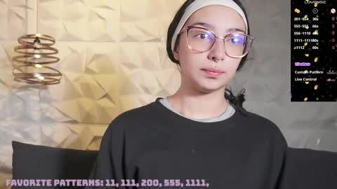 Snapshot of maxx_caprice chatting on June 1, 11:12 am gabby online show from June 1, 11:12 am