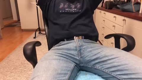 Max online show from December 3, 6:21 am