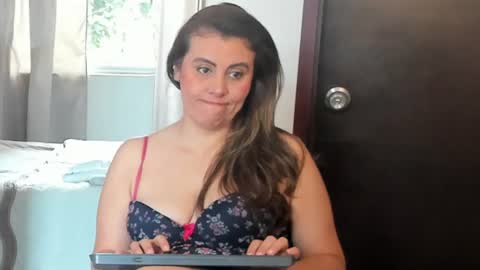 Snapshot of maxzy_star chatting on July 2, 3:51 pm Victoria online show from July 2, 3:51 pm