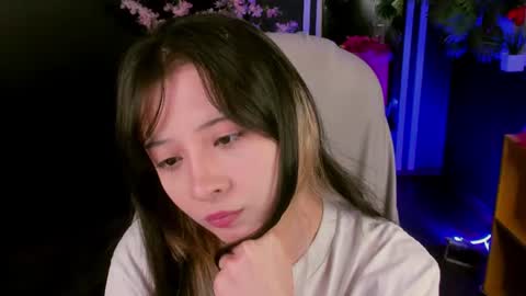 Snapshot of may_lings chatting on July 16, 11:27 am may_lings online show from July 16, 11:27 am