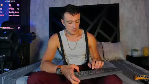 Snapshot of may_lyonheart chatting on June 14, 1:03 am may lyonheart online show from June 14, 1:03 am