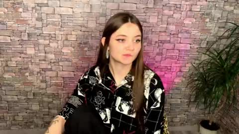 may online show from April 27, 2:15 pm