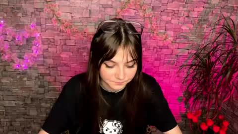 Snapshot of may_rollins chatting on May 7, 5:29 pm may online show from May 7, 5:29 pm