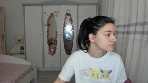 Snapshot of maya_and_guests chatting on February 7, 5:33 am Maya online show from February 7, 5:33 am