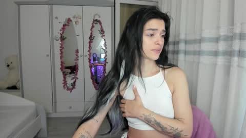 Snapshot of maya_and_guests chatting on February 12, 5:13 am Maya online show from February 12, 5:13 am