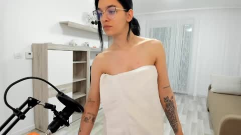 Maya online show from May 7, 5:02 am