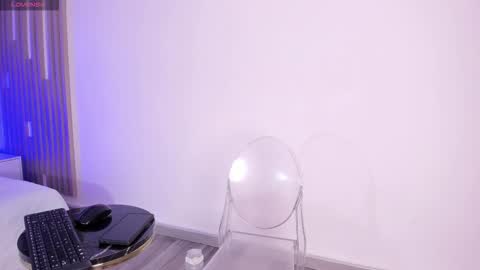 Snapshot of maya_blue_ chatting on February 25, 4:00 am Maya online show from February 25, 4:00 am