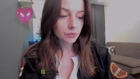 Snapshot of maya_l chatting on January 16, 6:45 pm Maya online show from January 16, 6:45 pm