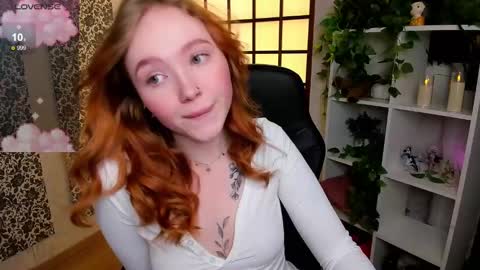 Snapshot of maya_light chatting on February 27, 2:10 am Maya online show from February 27, 2:10 am