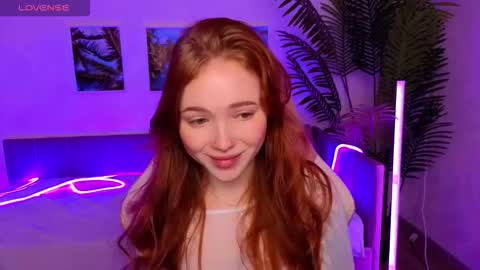 Snapshot of maya_light chatting on October 19, 2:12 am Maya online show from October 19, 2:12 am