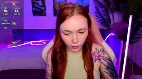 Snapshot of maya_light chatting on October 21, 2:12 am Maya online show from October 21, 2:12 am