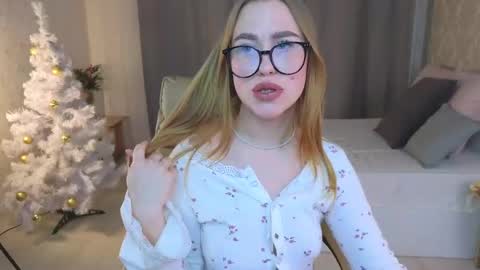 Maya online show from December 7, 4:36 pm