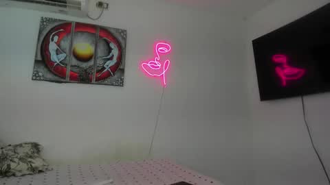 maya_nova1 online show from February 1, 11:25 pm