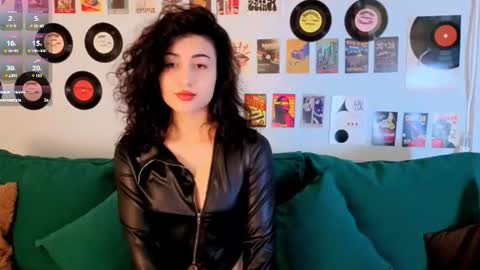 Snapshot of maya_rogerss chatting on July 28, 2:57 pm Maya online show from July 28, 2:57 pm