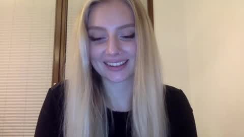 Snapshot of mayaflirt chatting on May 14, 8:26 pm mayaflirt online show from May 14, 8:26 pm