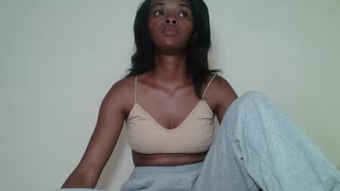 Snapshot of mayalabelle chatting on November 7, 9:42 am mayalabelle online show from November 7, 9:42 am