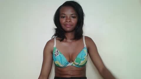 Snapshot of mayalabelle chatting on November 13, 2:54 am mayalabelle online show from November 13, 2:54 am