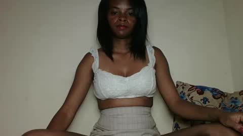 Snapshot of mayalabelle chatting on December 18, 10:32 am mayalabelle online show from December 18, 10:32 am