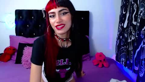 Snapshot of mayaredd chatting on March 4, 3:22 am mayaredd online show from March 4, 3:22 am