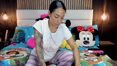 Snapshot of mayarusell01 chatting on February 14, 10:38 am Nicolle Ruselle Hello my lovely schedule for great fun from 630 am and end 800 pm Colombian time I wait for you online show from February 14, 10:38 am