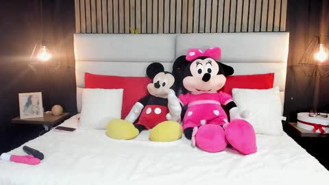 Snapshot of mayarusell01 chatting on March 11, 12:17 pm Nicolle Ruselle Hello my lovely schedule for great fun from 630 am and end 800 pm Colombian time I wait for you online show from March 11, 12:17 pm