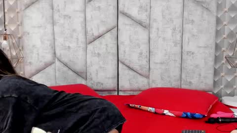 Nicolle Ruselle   Hello my lovely  schedule for great fun from  630 am and end 800 pm Colombian time I wait for you online show from December 20, 11:50 am