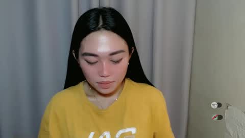 Snapshot of mayasally_ chatting on December 5, 7:05 am mayasally_ online show from December 5, 7:05 am