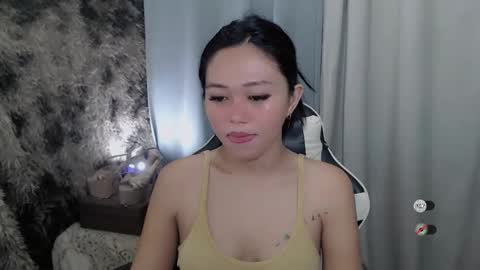 mayasally_ online show from February 25, 10:03 am