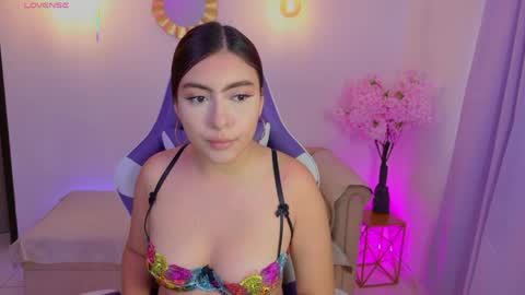 Snapshot of mayavexx chatting on May 22, 2:55 pm Maya Vexx online show from May 22, 2:55 pm