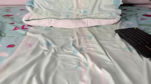 Snapshot of maybelline_666 chatting on November 8, 7:30 am Maybelline69 online show from November 8, 7:30 am