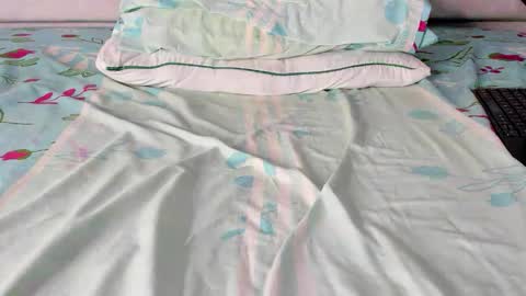 Snapshot of maybelline_666 chatting on November 9, 9:51 am Maybelline69 online show from November 9, 9:51 am