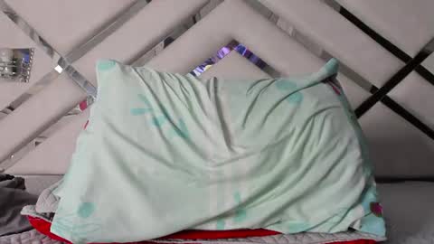 Snapshot of maybelline_666 chatting on July 8, 4:50 am Maybelline69 online show from July 8, 4:50 am