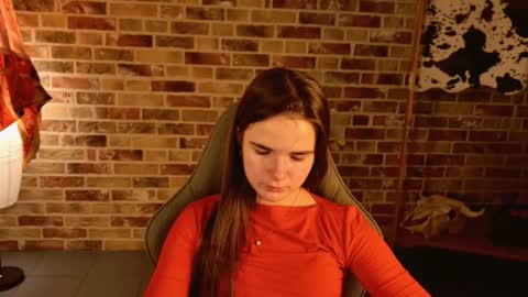 maybloom_ online show from November 18, 5:23 am