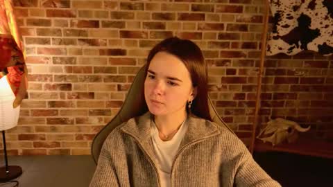 maybloom_ online show from November 23, 9:20 am