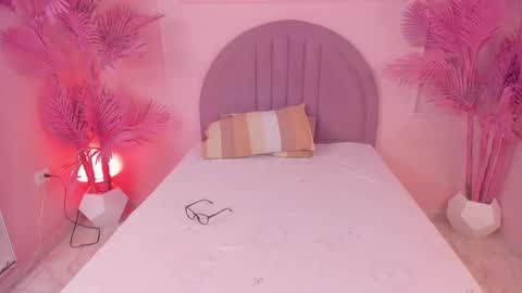 mayevanss online show from October 1, 3:45 am