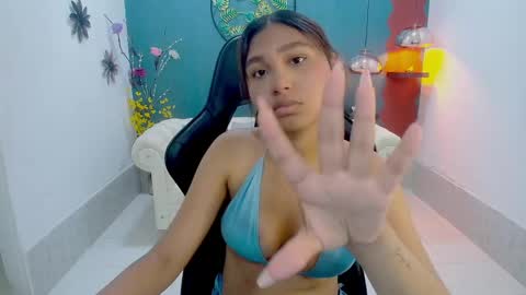mayli_marie online show from April 17, 6:55 pm