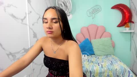 Snapshot of maylin_hornyy19 chatting on June 6, 3:11 am Maylin online show from June 6, 3:11 am